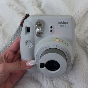 Instax camera (instax mini 9 fujifilm camera) - like new!